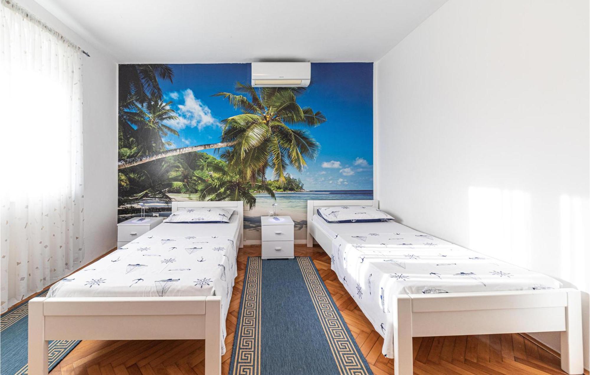 Lovely Apartment In Kastel Kambelovac With Wifi Kaštela 외부 사진
