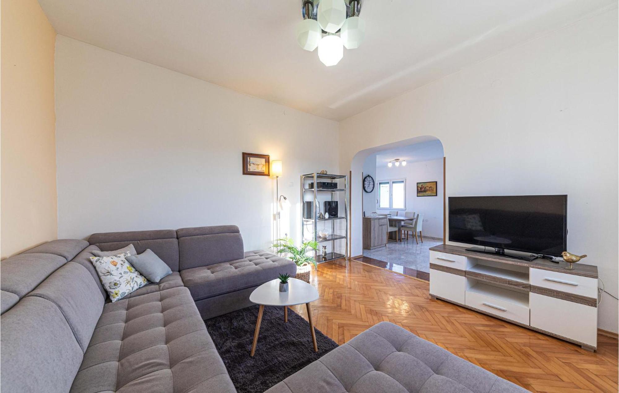 Lovely Apartment In Kastel Kambelovac With Wifi Kaštela 외부 사진