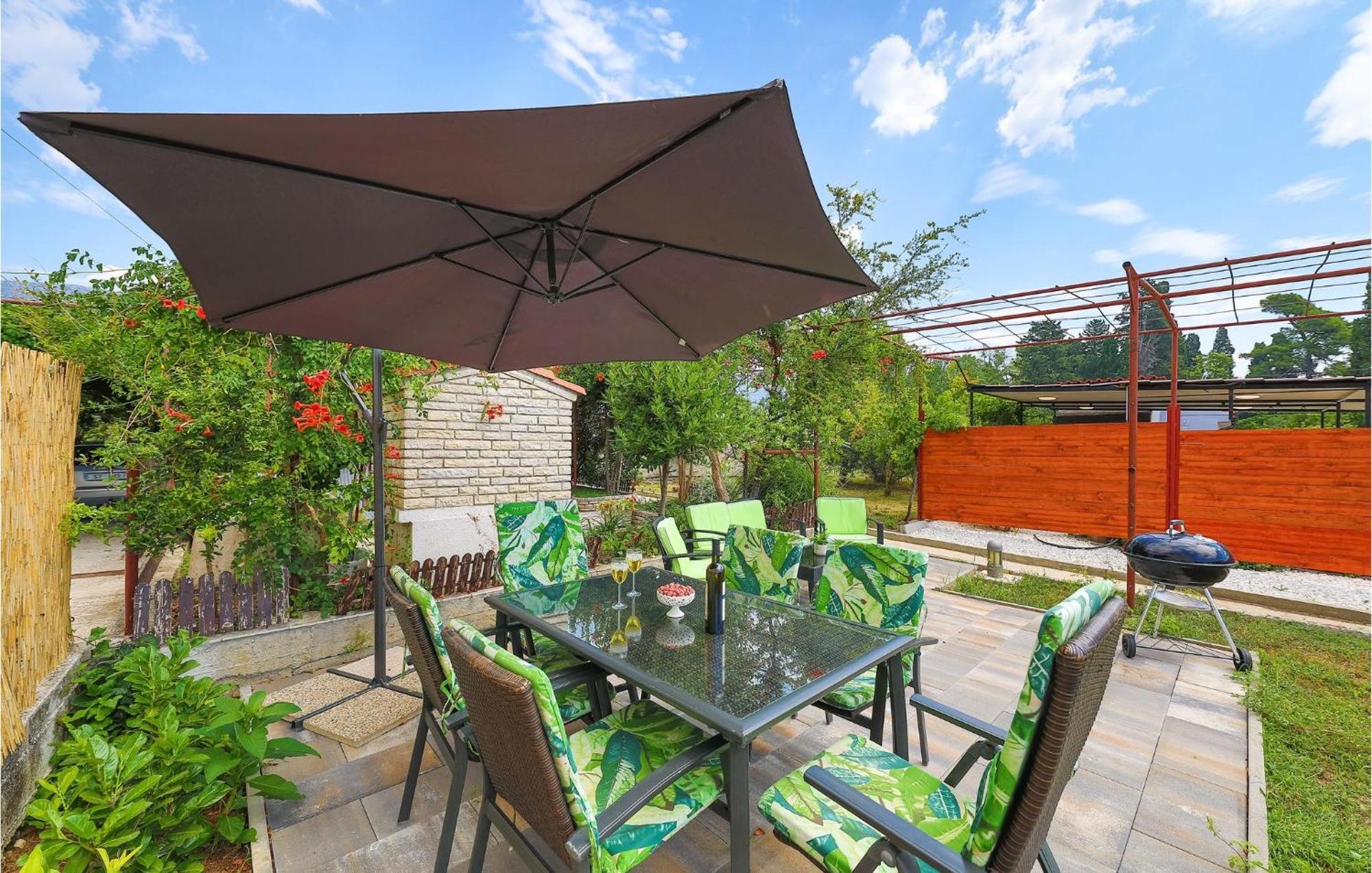Lovely Apartment In Kastel Kambelovac With Wifi Kaštela 외부 사진