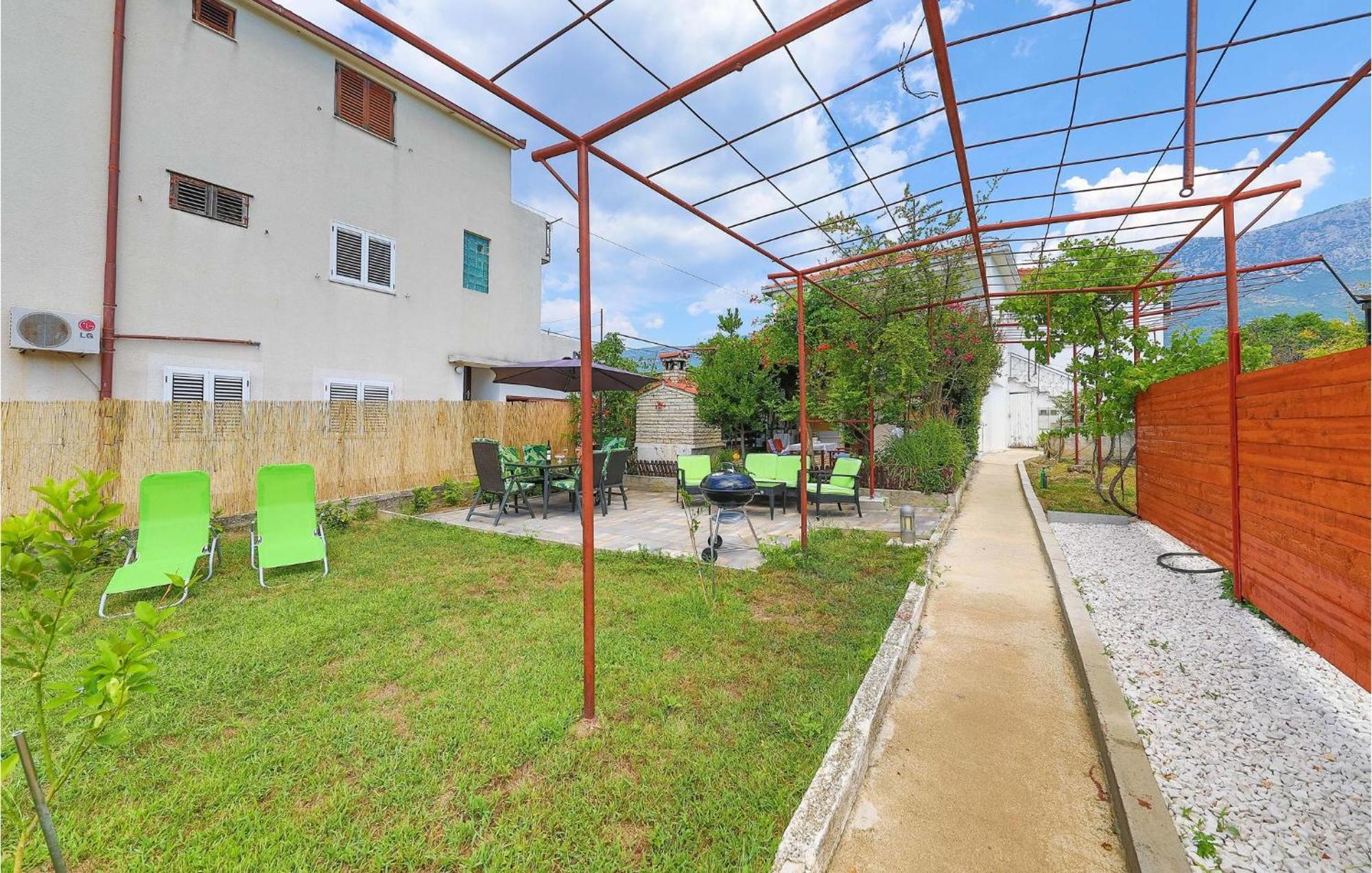 Lovely Apartment In Kastel Kambelovac With Wifi Kaštela 외부 사진